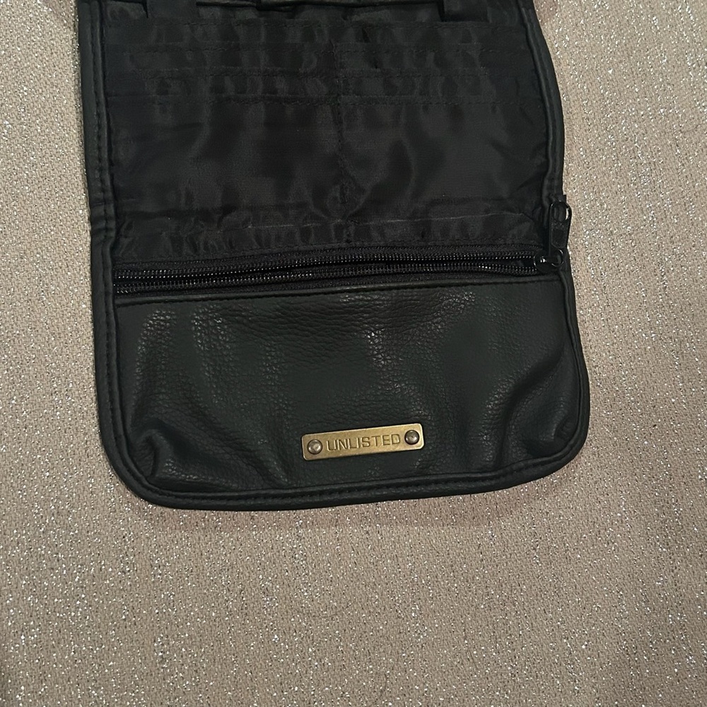 Black envelope wallet with silver buckle and removable strap - Picture 5 of 9